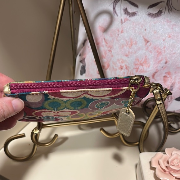 Coach Vintage Colorful Poppy Wristlet EUC - Picture 6 of 7